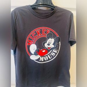 gray shirt in perfect condition size 11/12